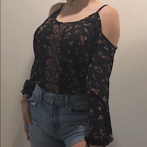 Rewind black blouse with embroidered front 💕